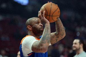 pg电子河南站-Shams：尼克斯计划与39岁老将PJ-塔克签下一份两年合同