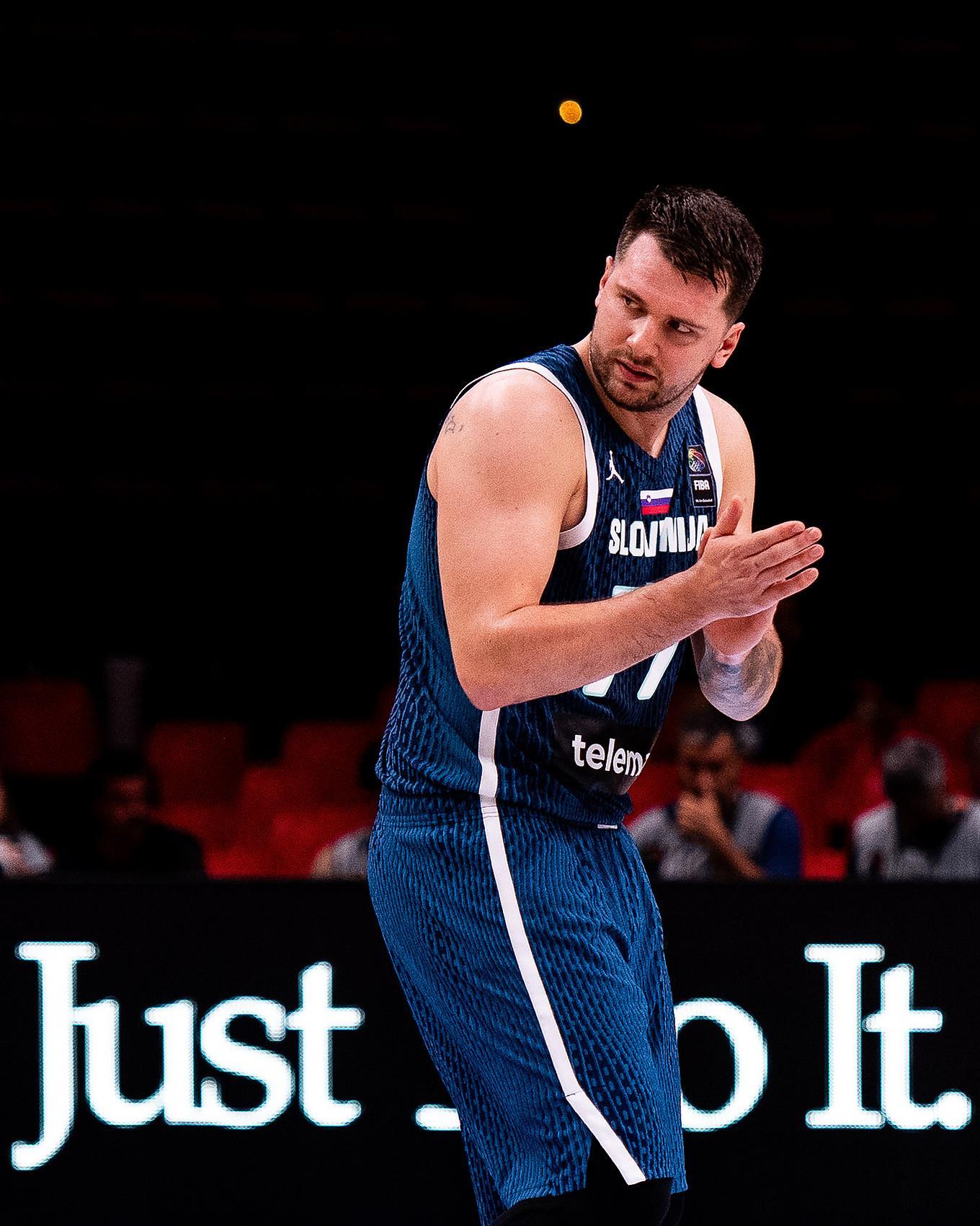 pg电子官网-火力全开！东契奇隔空对飙约基奇 半场9中4爆砍24分4板6助