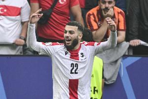 pg电子游戏官网官方网站-记者：黄潜、布伦特福德有意米卡乌塔泽，黄潜准备报价3000万欧