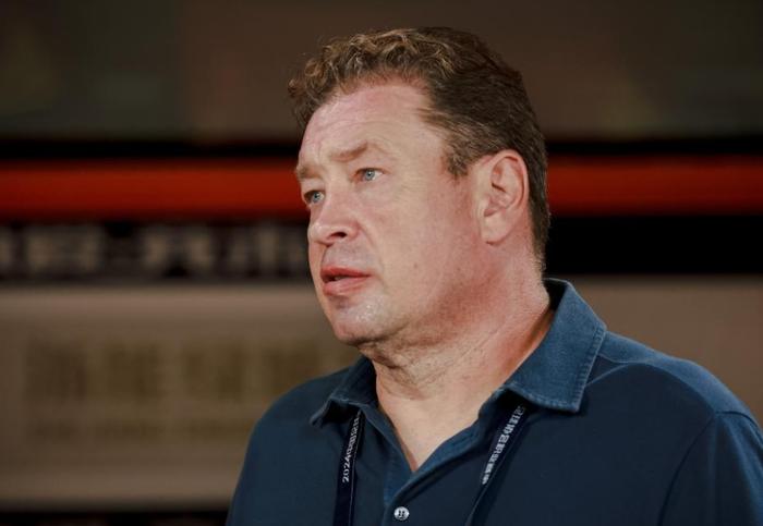 鲁申对决|申花主帅斯卢茨基谈瓦科：我们会用整体去限制他